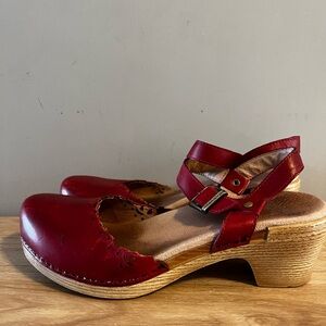 Dansko Red Leather Marta Women's Clog Mary Jane Sandals with Buckle EU 40 US 9